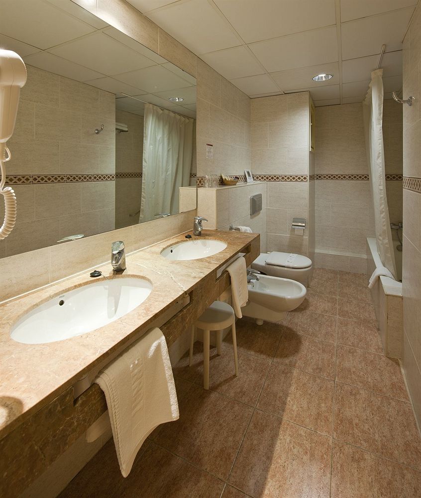 Hotel Abad Cisneros Barcelone Extérieur photo